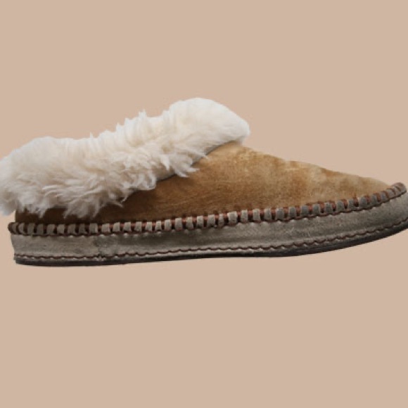 UGG Women’s Chestnut Wrin Slippers - Picture 7 of 9